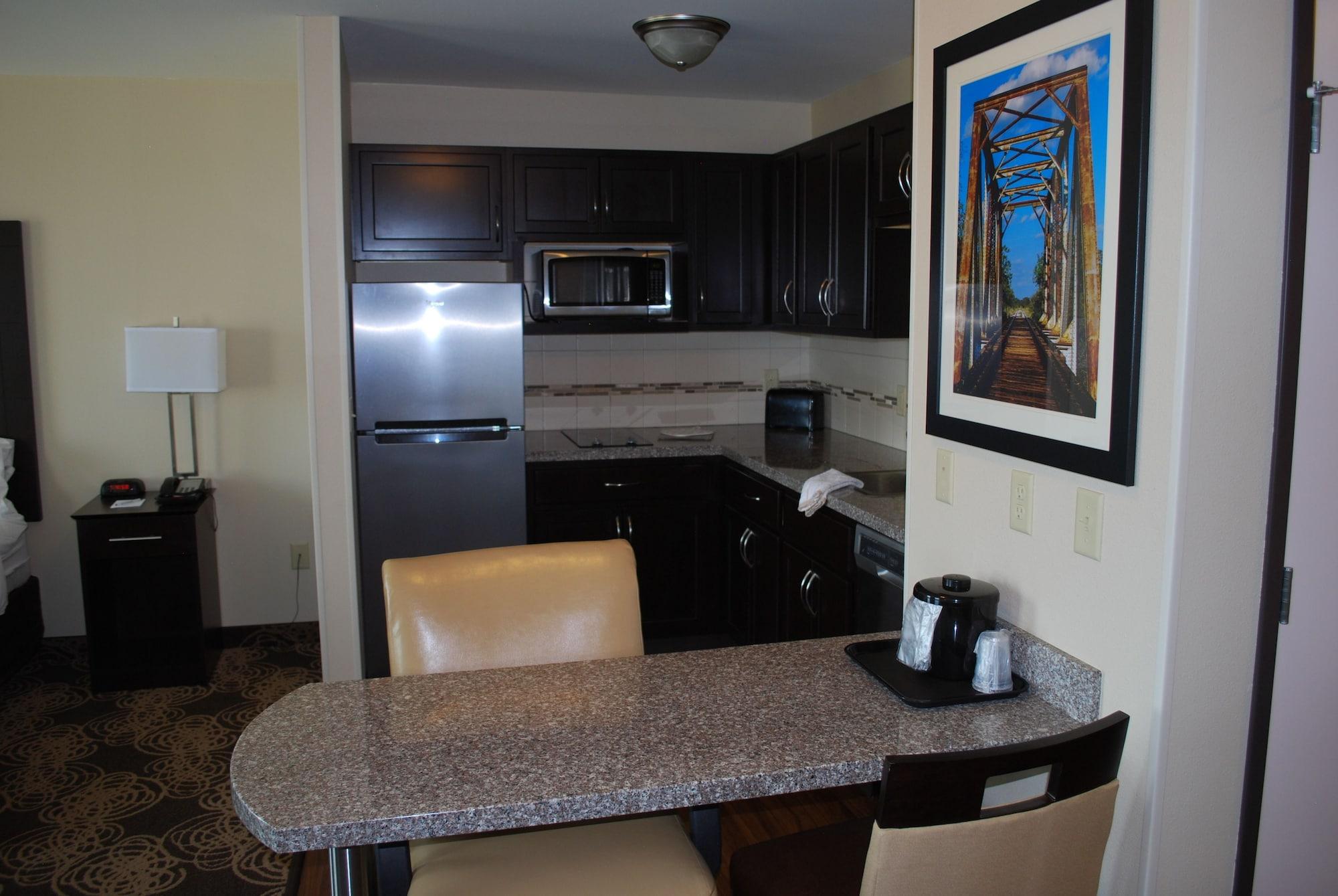 Landmark Suites - Williston Bagian luar foto