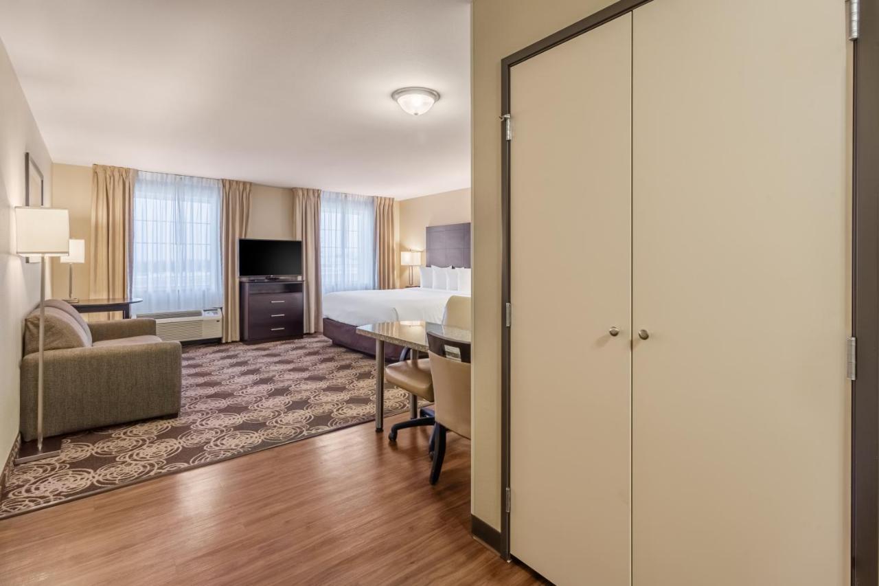 Landmark Suites - Williston Bagian luar foto