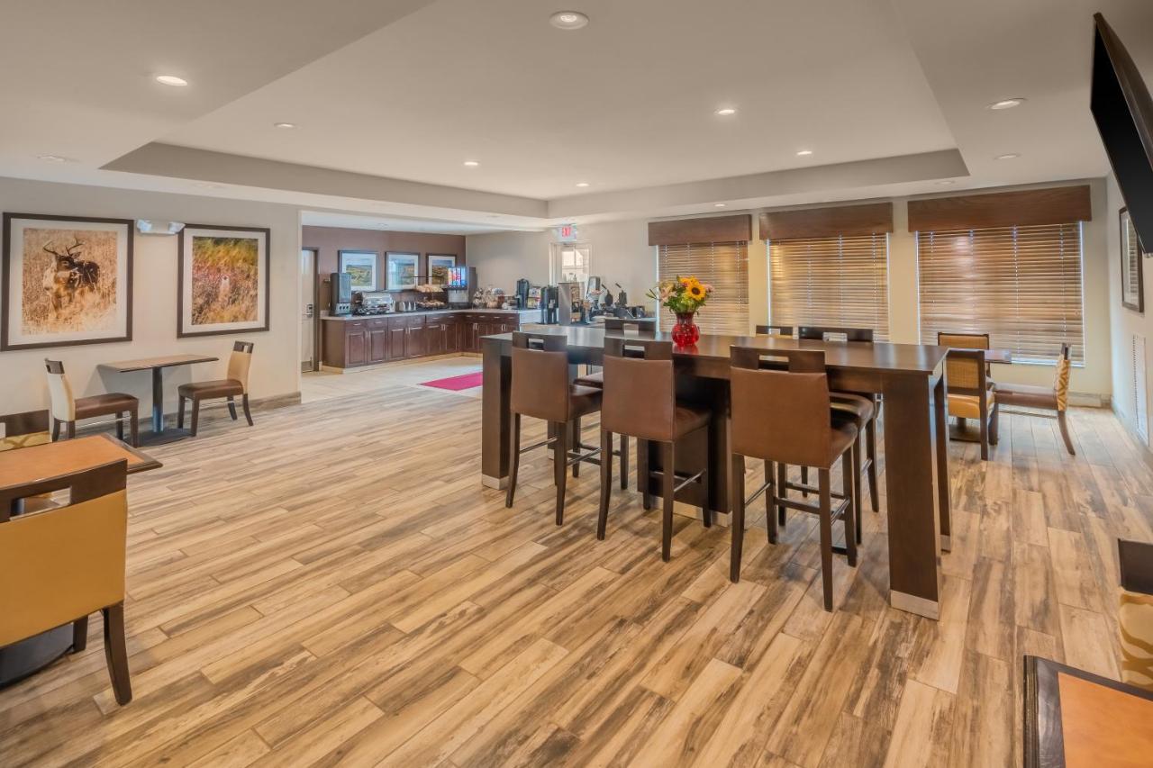 Landmark Suites - Williston Bagian luar foto