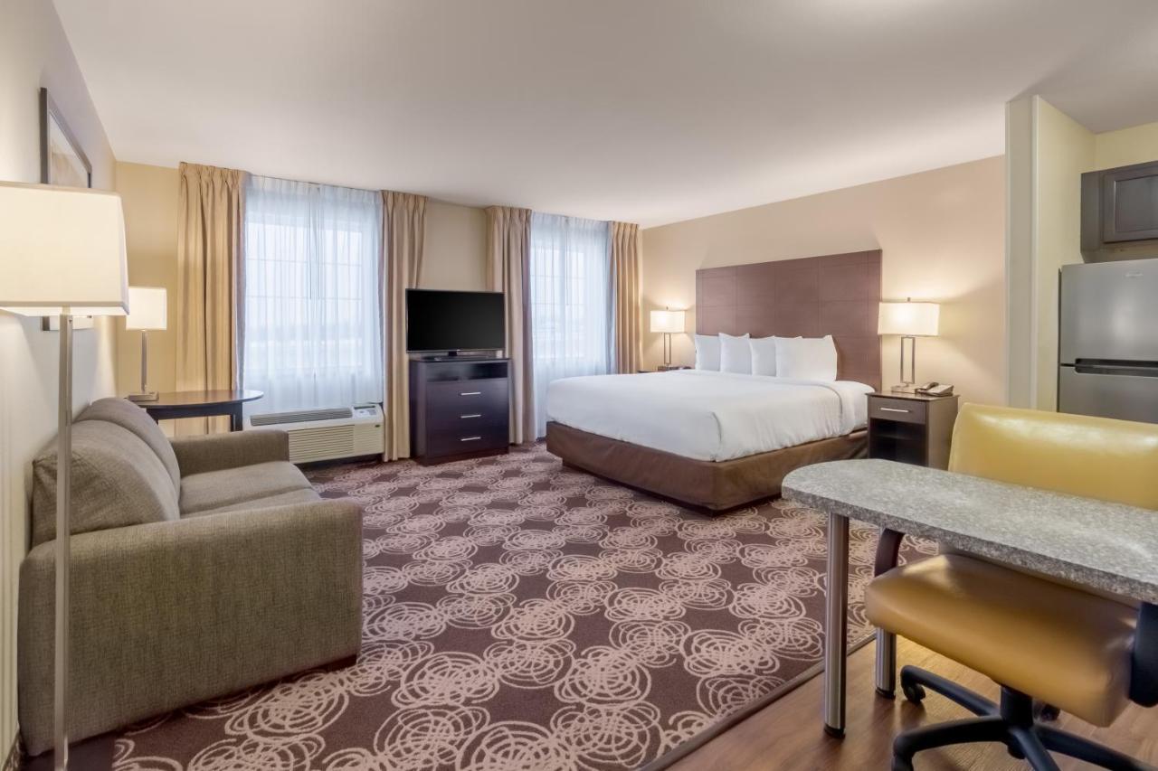 Landmark Suites - Williston Bagian luar foto