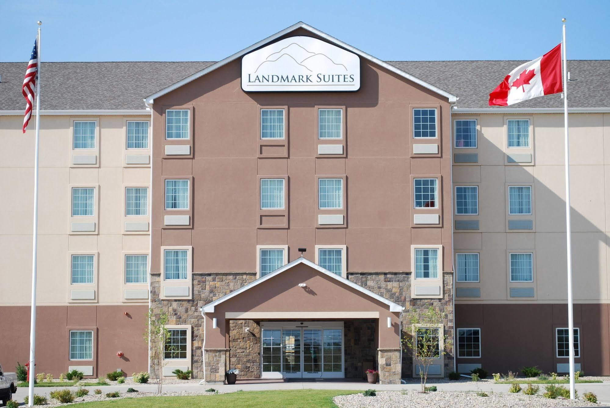 Landmark Suites - Williston Bagian luar foto