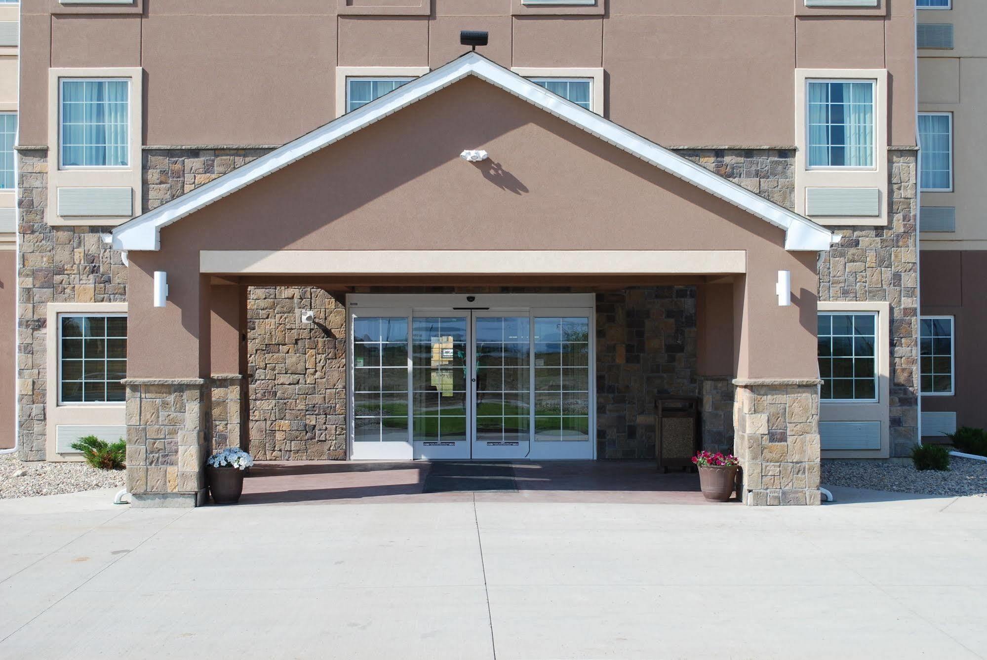 Landmark Suites - Williston Bagian luar foto