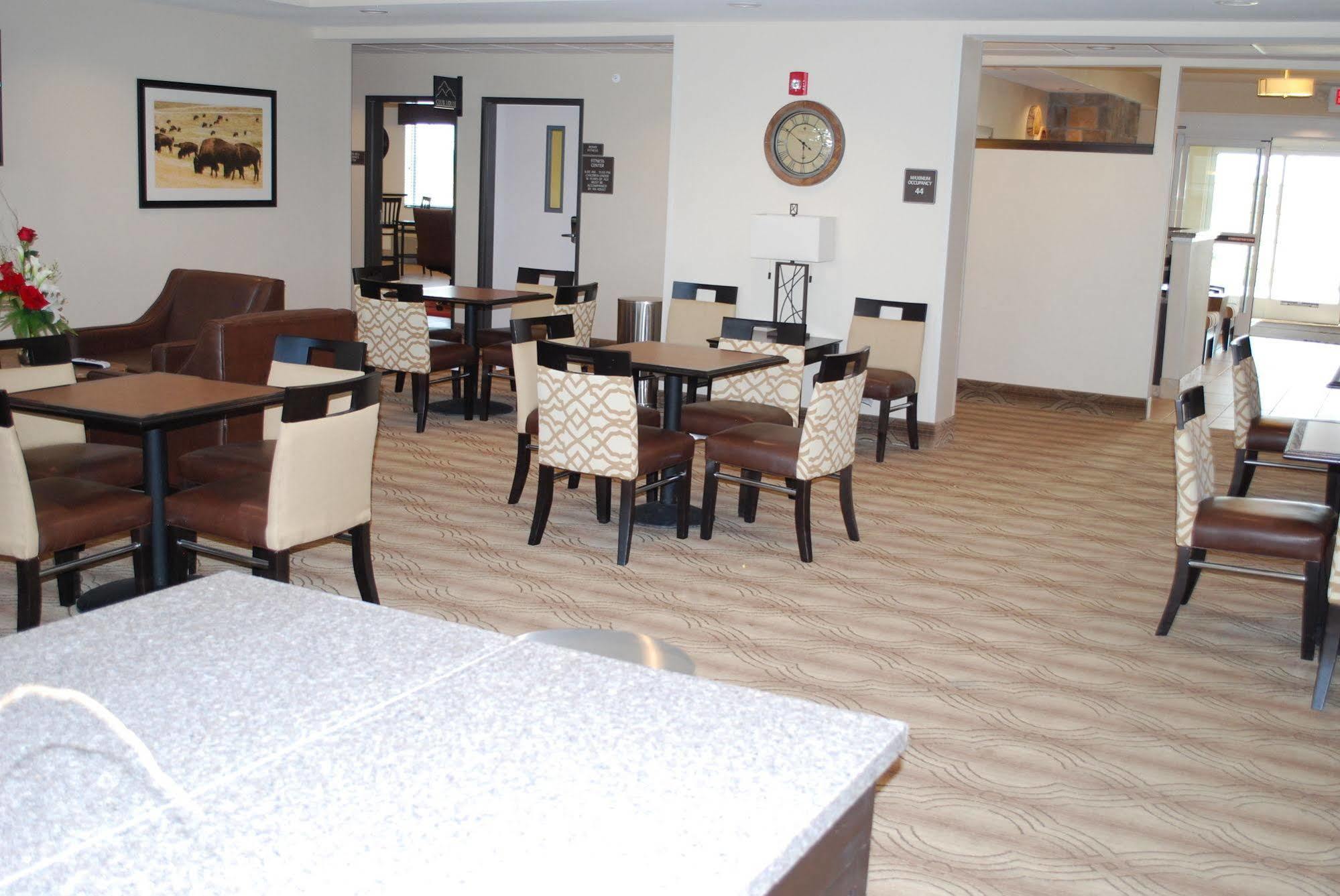 Landmark Suites - Williston Bagian luar foto